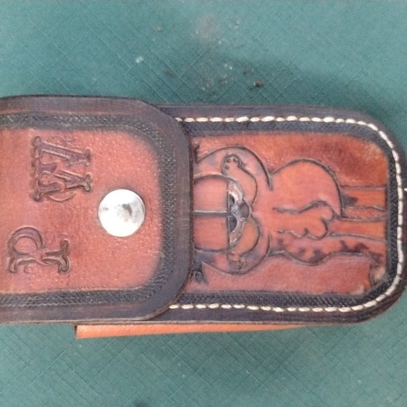 Brown Hand Tooled Leather Garfield Wallet and Phone Case - Picture 4 of 6